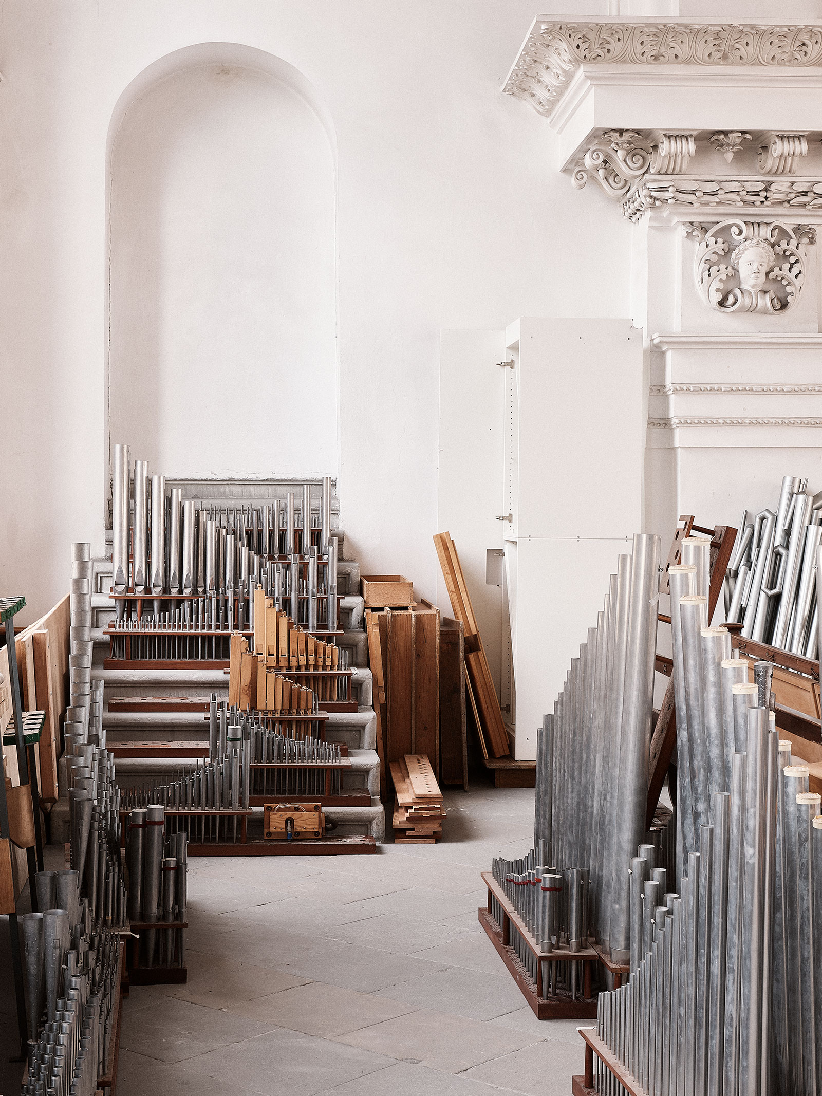 Renovierung der Schlosskirchen-Orgel in Friedrichshafen, Oktober 2018 – Restaurierungsarbeiten von Thomas Bernhard Gaida